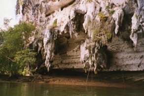 Grotte THAM LOT